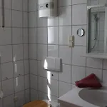 Weingut Loescher-erben Gaestehaus An Der Burg Senheim