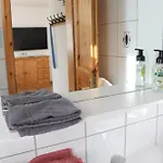 Weingut Loescher-erben Gaestehaus An Der Burg Senheim