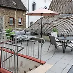 Weingut Loescher-erben Gaestehaus An Der Burg Lejlighed Senheim