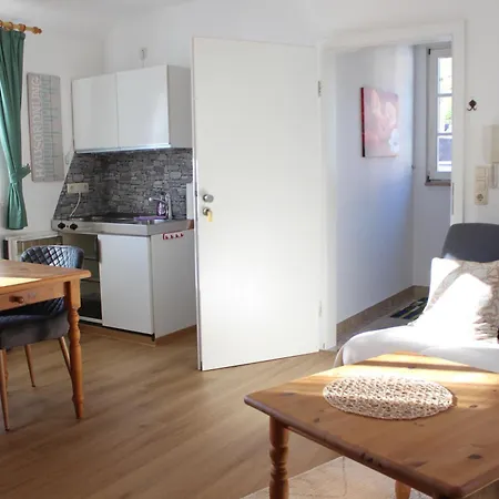 Weingut Loescher-erben Gaestehaus An Der Burg