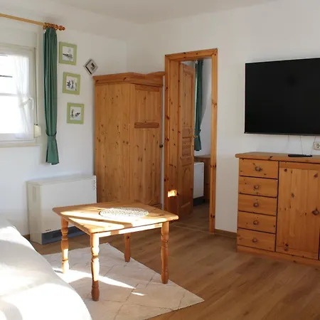 Weingut Loescher-erben Gaestehaus An Der Burg Daire *