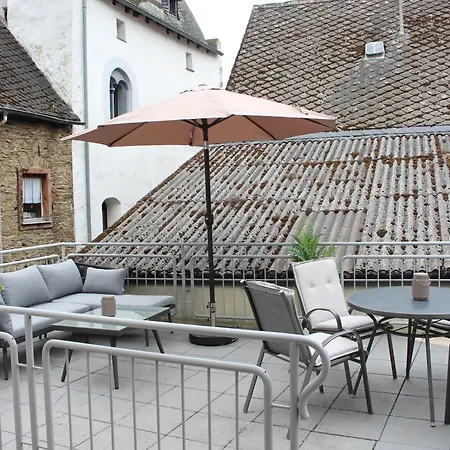 Weingut Loescher-erben Gaestehaus An Der Burg *