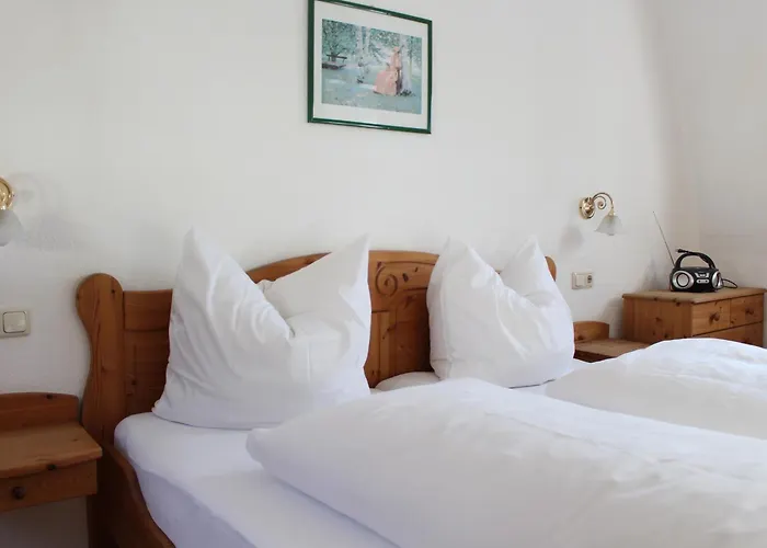 Weingut Loescher-erben Gaestehaus An Der Burg Daire Senheim