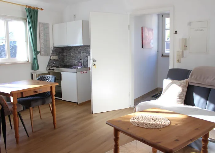 Weingut Loescher-erben Gaestehaus An Der Burg