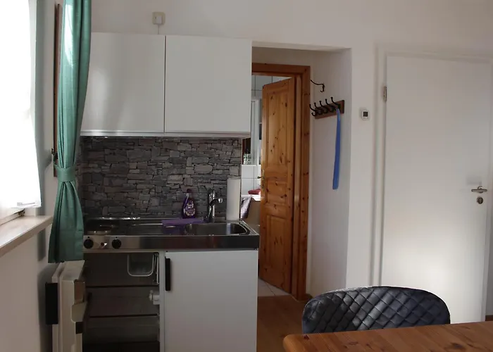 Weingut Loescher-erben Gaestehaus An Der Burg Daire Senheim