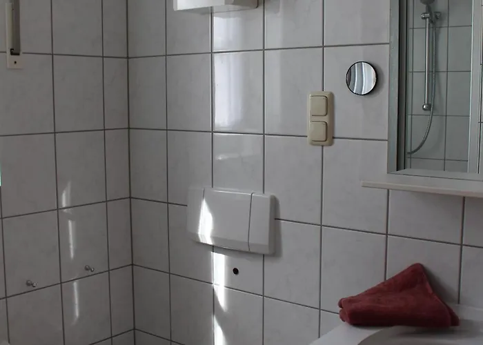 Weingut Loescher-erben Gaestehaus An Der Burg Senheim