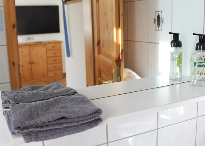 Weingut Loescher-erben Gaestehaus An Der Burg Senheim