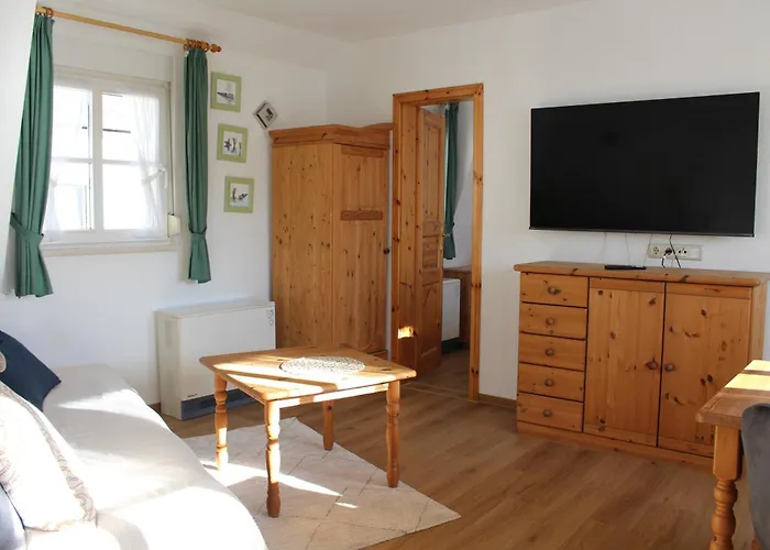 Weingut Loescher-erben Gaestehaus An Der Burg Daire *