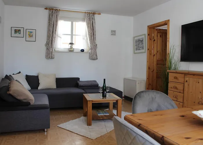 Weingut Loescher-erben Gaestehaus An Der Burg Daire