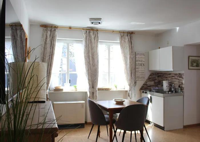 Weingut Loescher-erben Gaestehaus An Der Burg Daire *